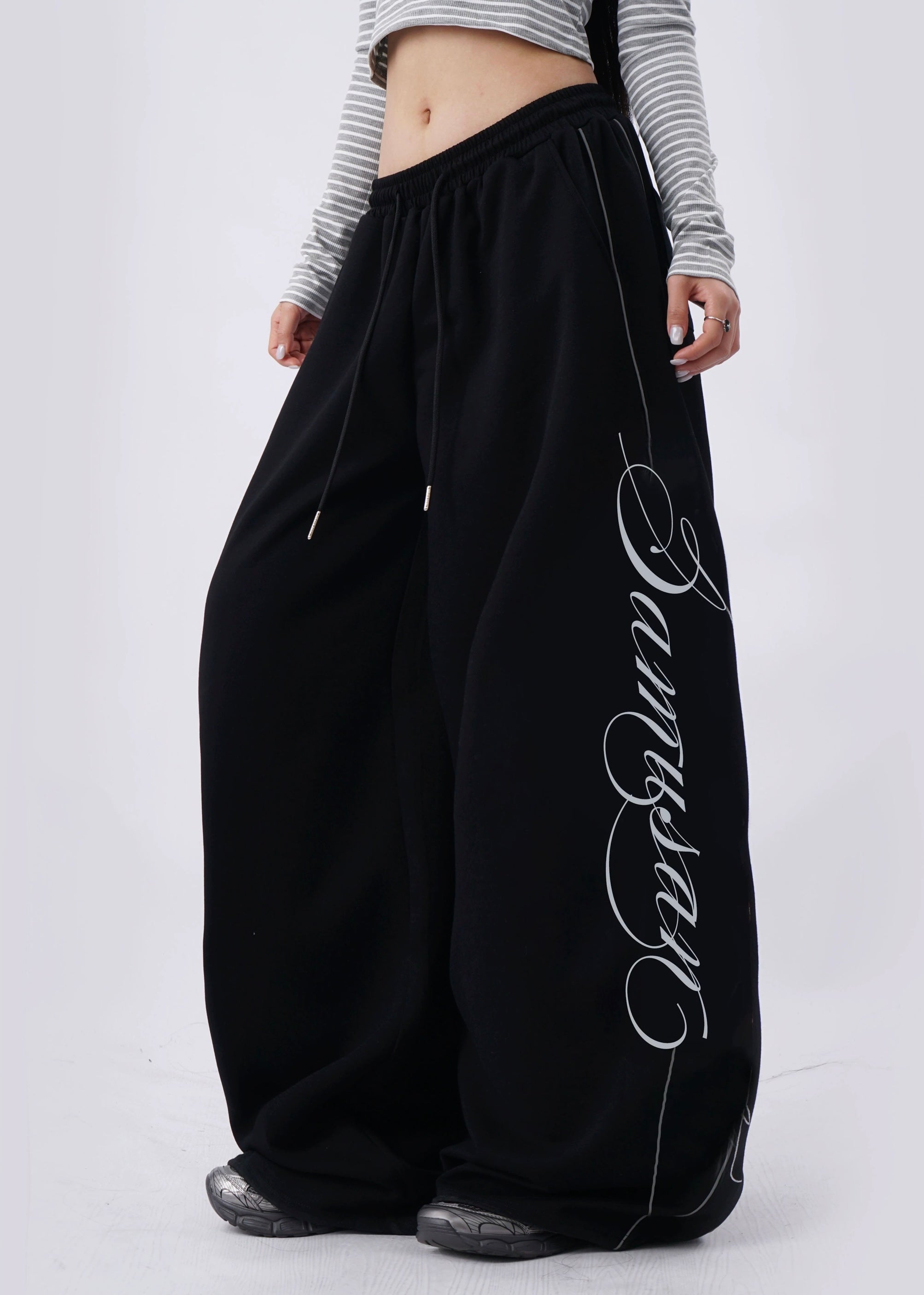 Signature Wide Sweat Pants