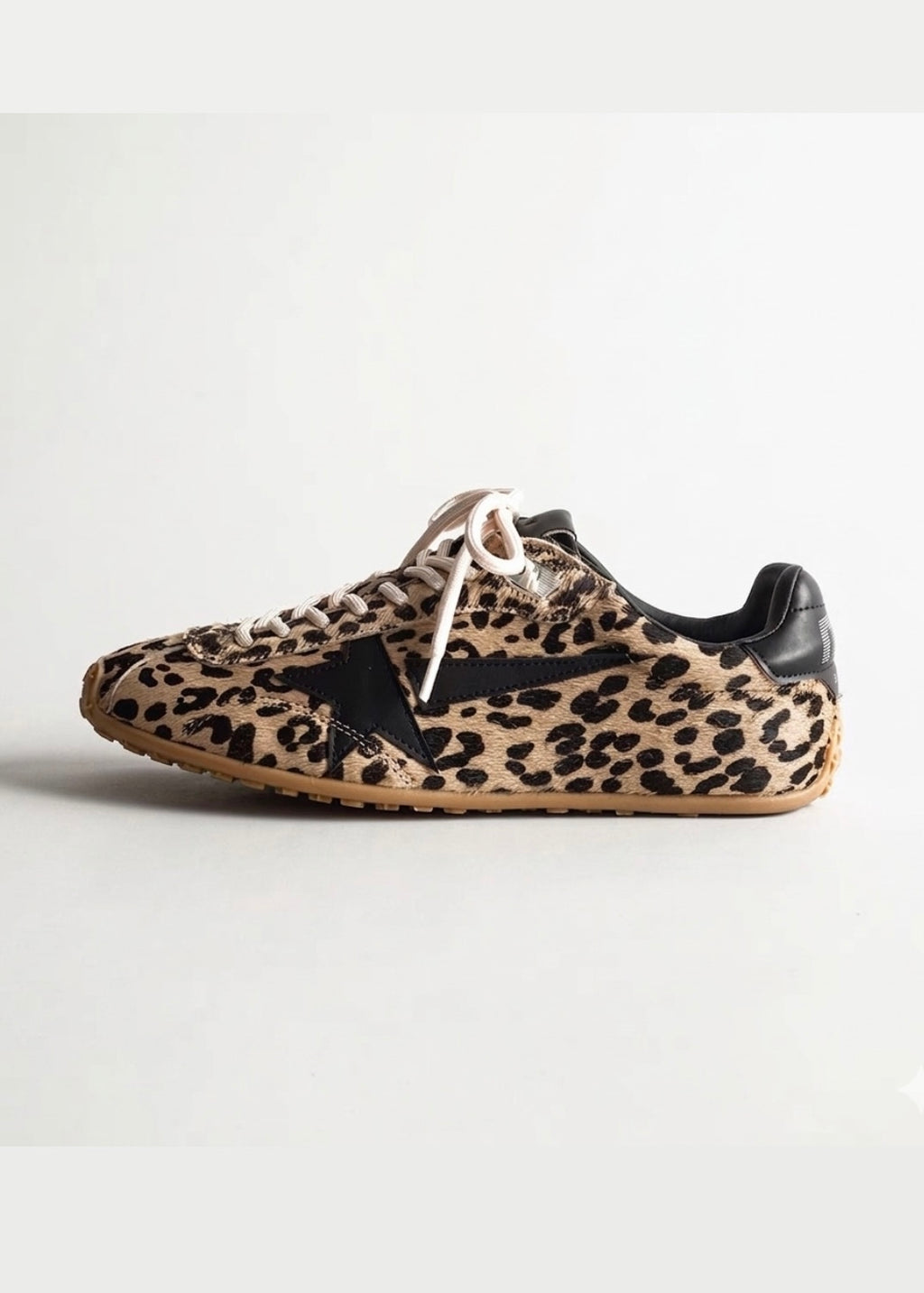Noir-Purr Sneakers