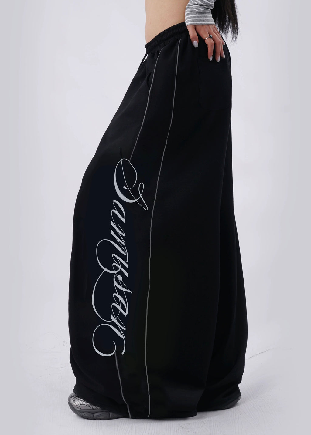 Signature Wide Sweat Pants