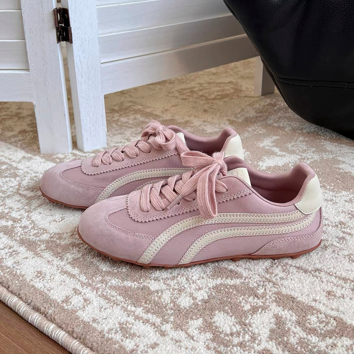 Vintage Ballet Mood Sneaker