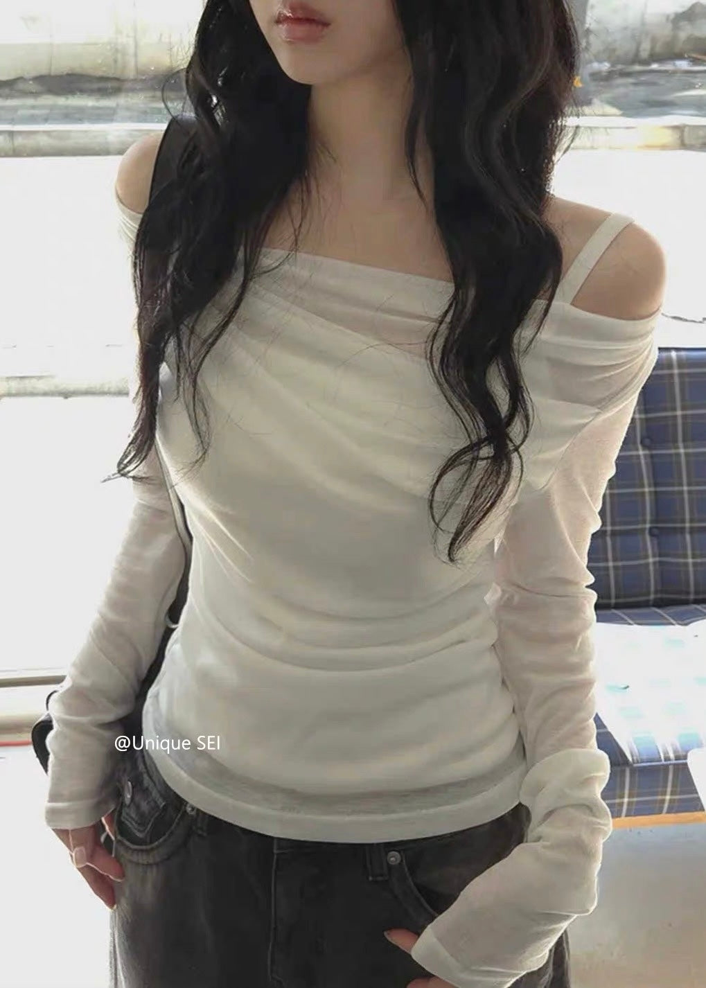 Luna Drape Off-Shoulder トップス