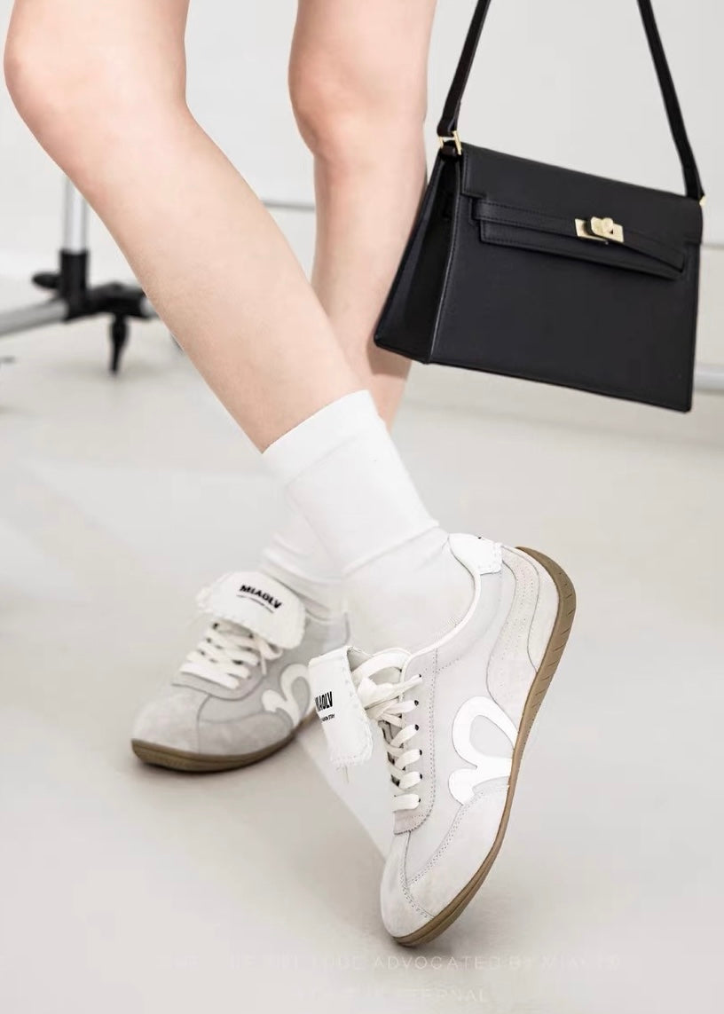 Mellow Heart Sneakers