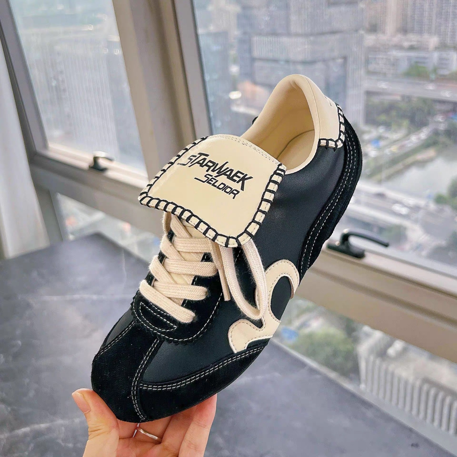 Sneaker – Noxvera