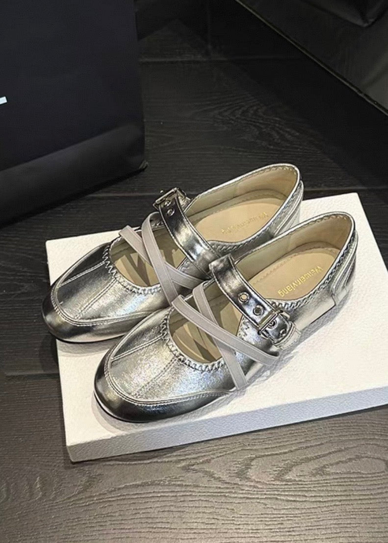 LUNA CROSS STRAP FLATS
