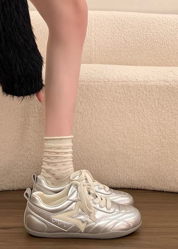 Nova Star Sneakers