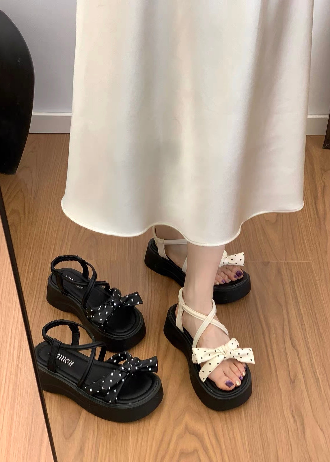 Velune Ribbon Sandals