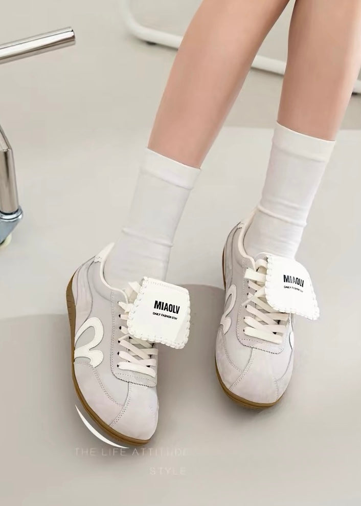 Mellow Heart Sneakers