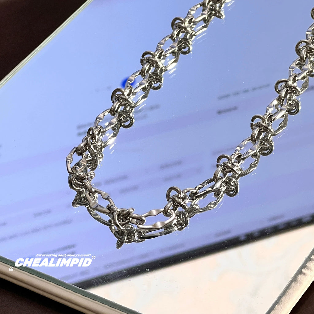 Bound Thorn Necklace