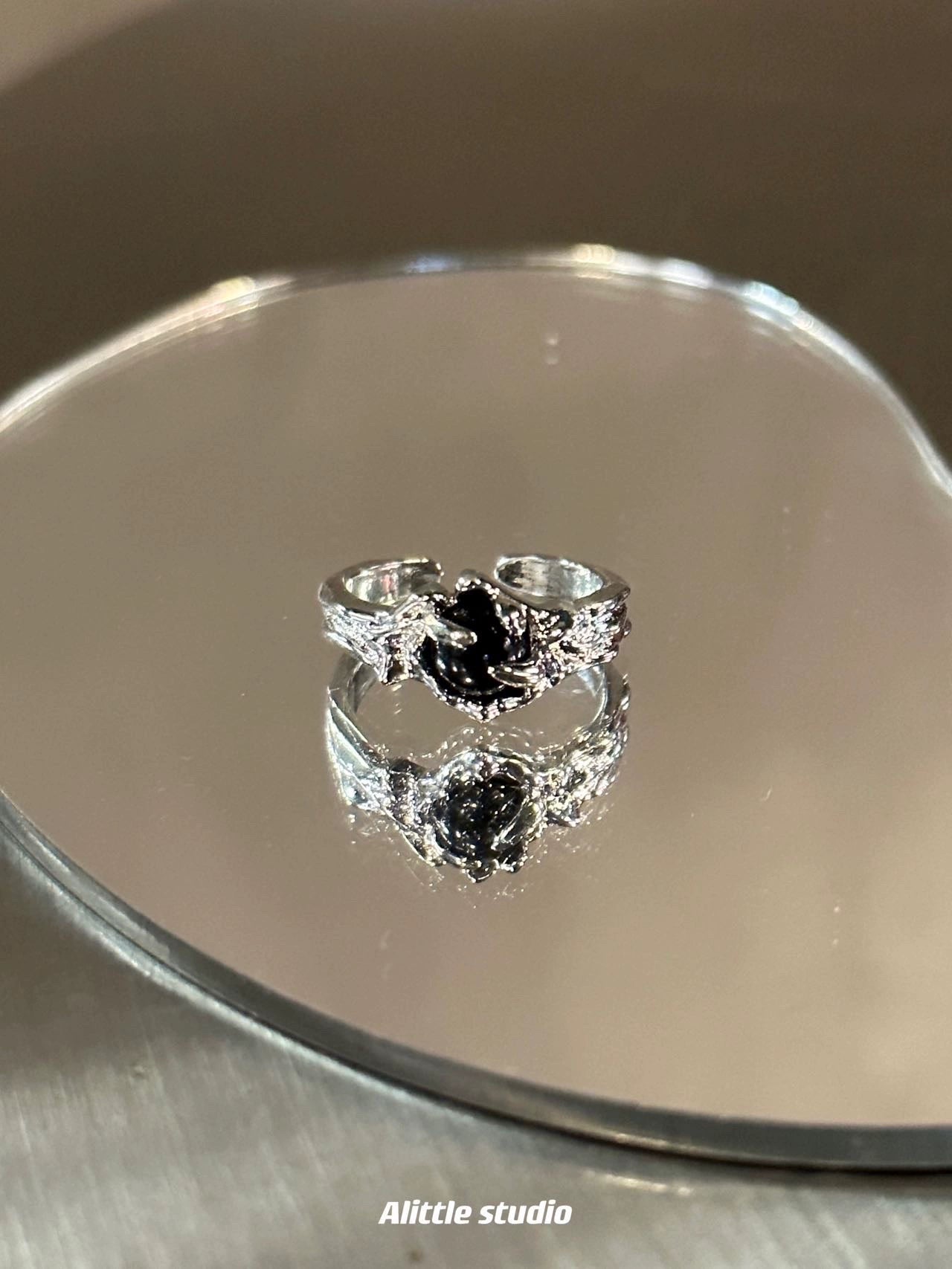 Dark Aesthetic Thorn Agate Open Ring